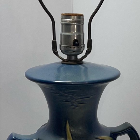 Roseville 1940 Blue Freesia Art Pottery Functional Vase-Lamp Rare Vintage MCM - Picture 9 of 13